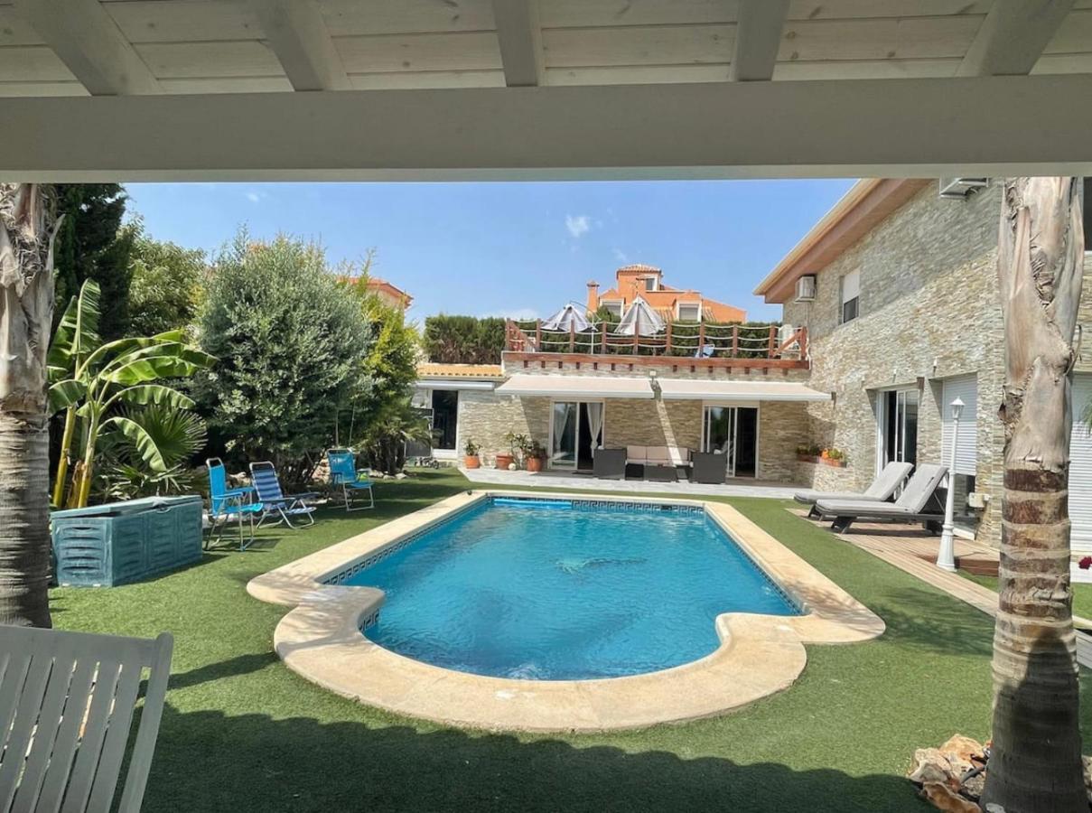 Suite Piscina: Alojamiento Privado con Sofá Cama San Vicente Raspeig Exterior photo